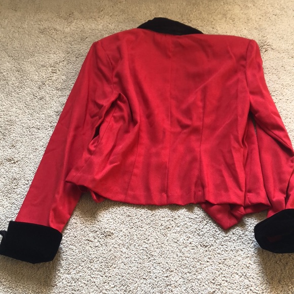 Blazer - Picture 3 of 3